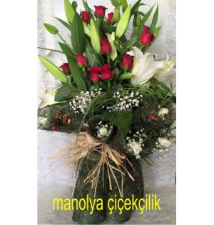 11 ADET GÜL VE KAZABLANKA BUKETİ